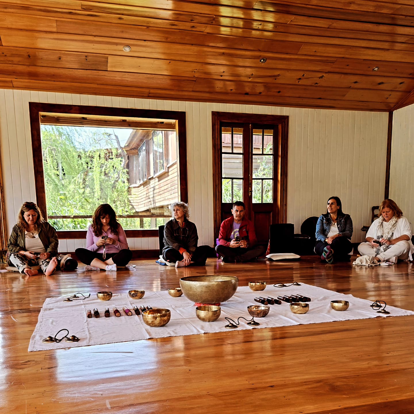 Meditación con cuencos tibetanos en Casarbol